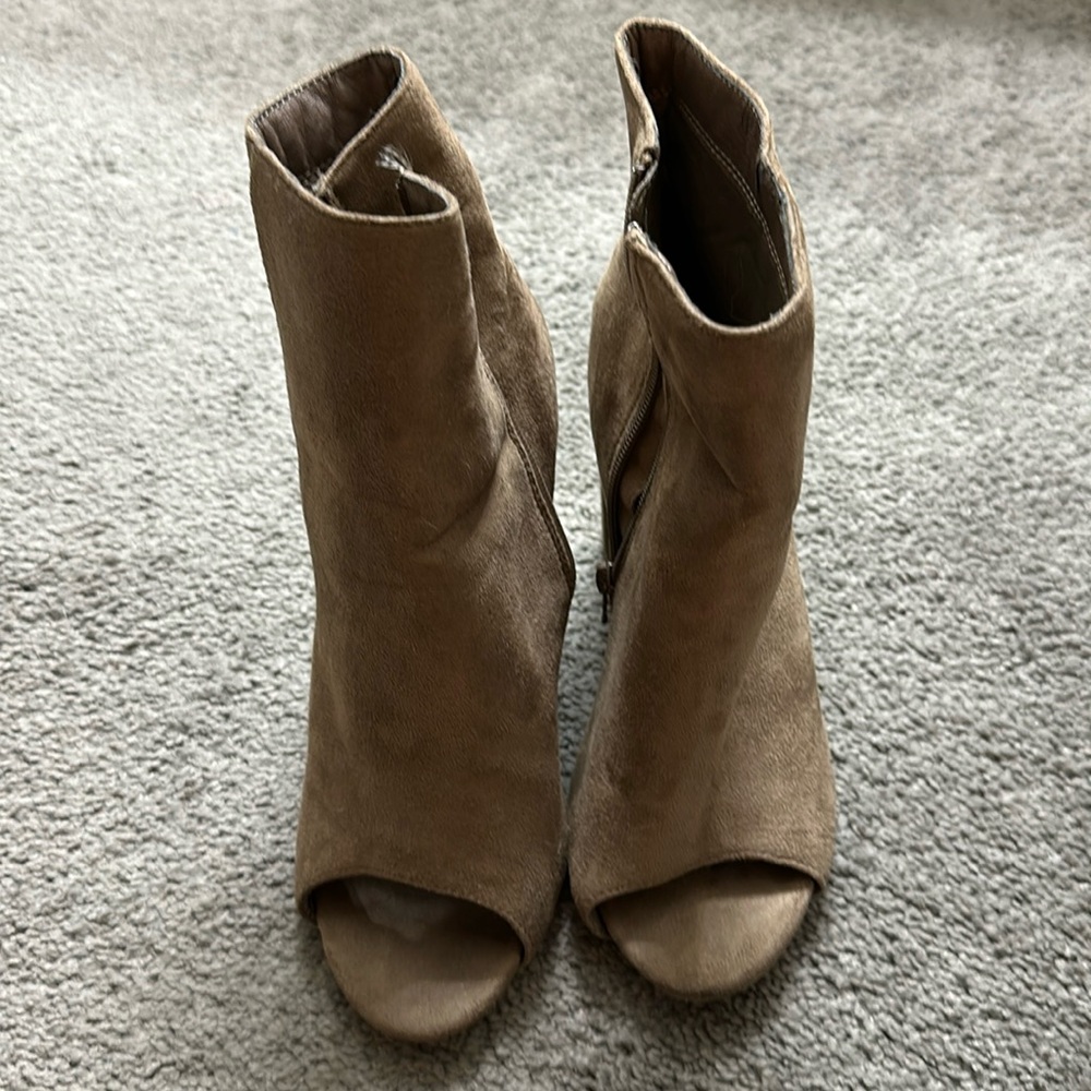 Heeled booties tan size 8